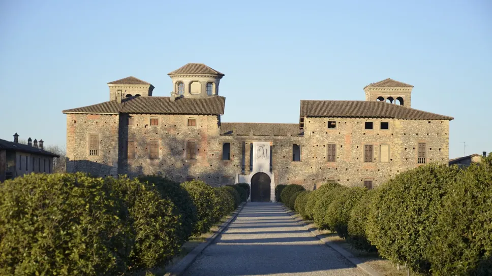 Il Castello di Cavernago, uno dei luoghi da scoprire Il Castello di Cavernago, uno dei luoghi da scoprire