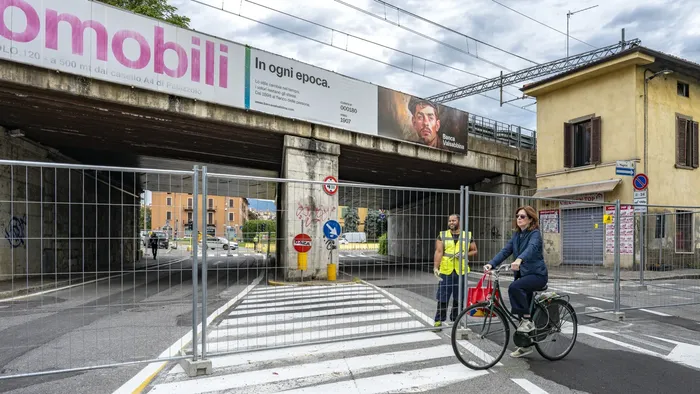San Bernardino, prime code per il sottopasso chiuso. La sindaca: «Serve pazienza» San Bernardino, prime code per il sottopasso chiuso. La sindaca: «Serve pazienza»