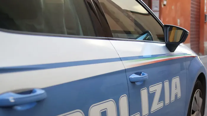 https://storage.ecodibergamo.it/media/photologue/2025/9/20/photos/cache/controlli-straordinari-a-bergamo-tre-indagati-per-droga-26-persone-fermate_23289efc-9654-11f0-be4a-52bc0314f690_1920_1080_v3_large_16_9.webp