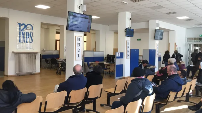 https://storage.ecodibergamo.it/media/photologue/2025/9/20/photos/cache/tfs-ai-pensionati-pubblici-dallinps-ritardi-inaccettabili_7102402a-9626-11f0-be4a-52bc0314f690_1920_1080_v3_large_16_9.webp