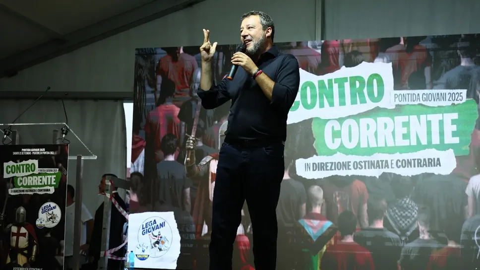 Matteo Salvini sul palco a Pontida Matteo Salvini sul palco a Pontida