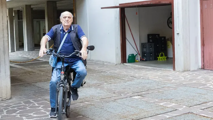 https://storage.ecodibergamo.it/media/photologue/2025/9/21/photos/cache/un-marsupio-da-battaglia-compagno-di-una-vita-fragile-ma-anche-fortissima_9f3071d6-96eb-11f0-be4a-52bc0314f690_1920_1080_v3_large_16_9.webp