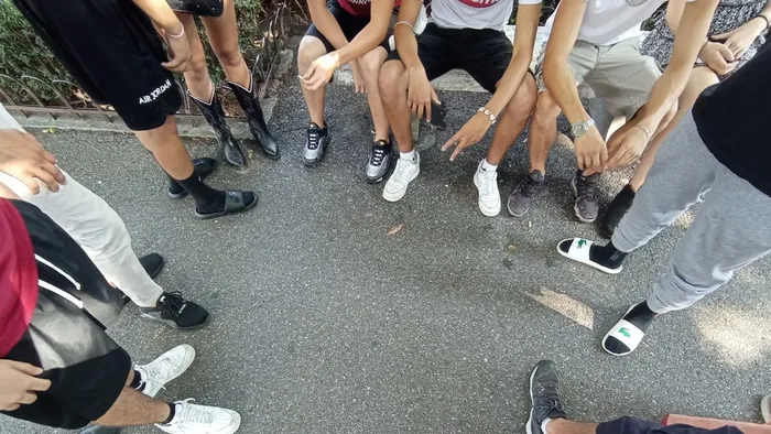https://storage.ecodibergamo.it/media/photologue/2025/9/22/photos/cache/adolescenti-e-quelle-vite-fragili-in-vetrina-se-tutto-e-a-misura-di-like_92a52812-96d7-11f0-be4a-52bc0314f690_1920_1080_v3_large_16_9.webp