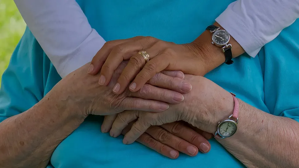 In Bergamasca si stimano oltre 100.000 persone che assistono un parente o conoscente non autosufficiente