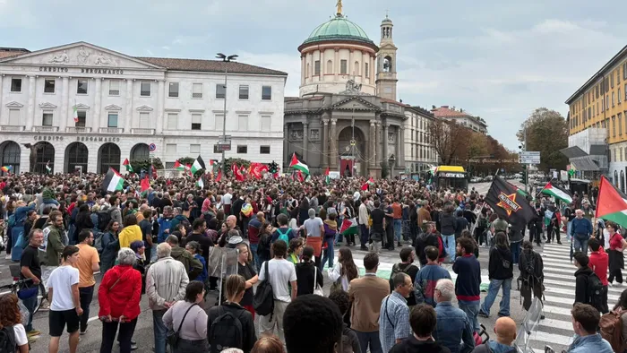 manifestazione pro palestina a bergamo in migliaia in porta nuova centro bloccato per il corteo foto video