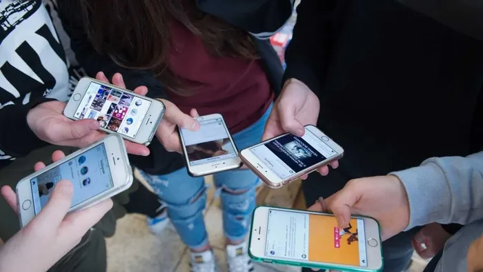 Adolescenti e l’incertezza del futuro Partecipa al nostro sondaggio