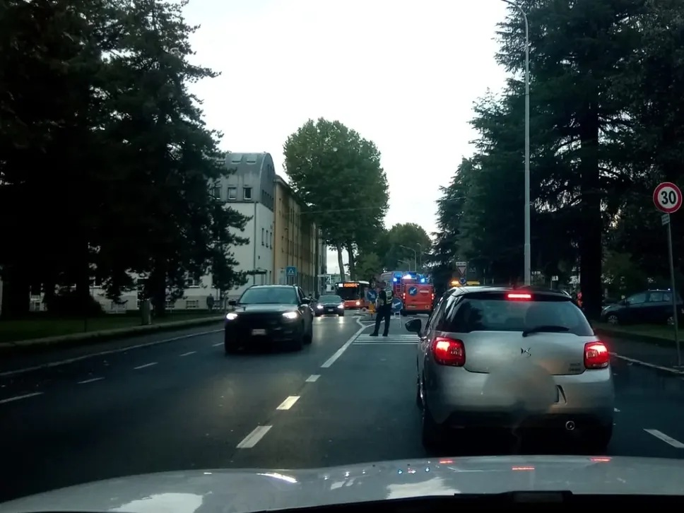 L’auto ribaltata a Dalmine in via Buttaro martedì 23 settembre: ferito un 28enne