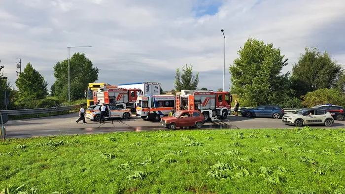 https://storage.ecodibergamo.it/media/photologue/2025/9/23/photos/cache/investito-da-un-camion-sulla-provinciale-a-isso-gravissimo-ciclista-55enne_43dec35c-9856-11f0-8d68-503fff778d91_1920_1080_v3_large_16_9.webp