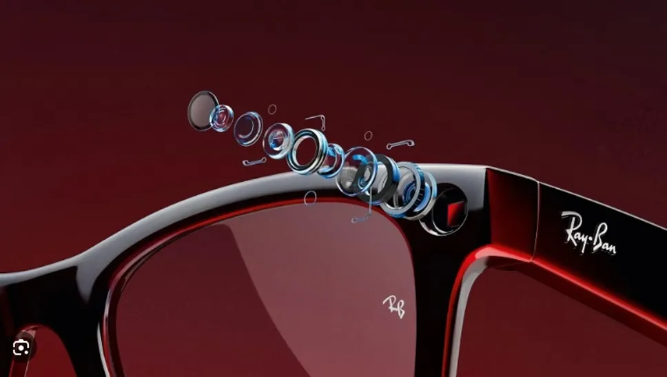 Un particolare dell’occhiale Ray-Ban con l’IA di Meta