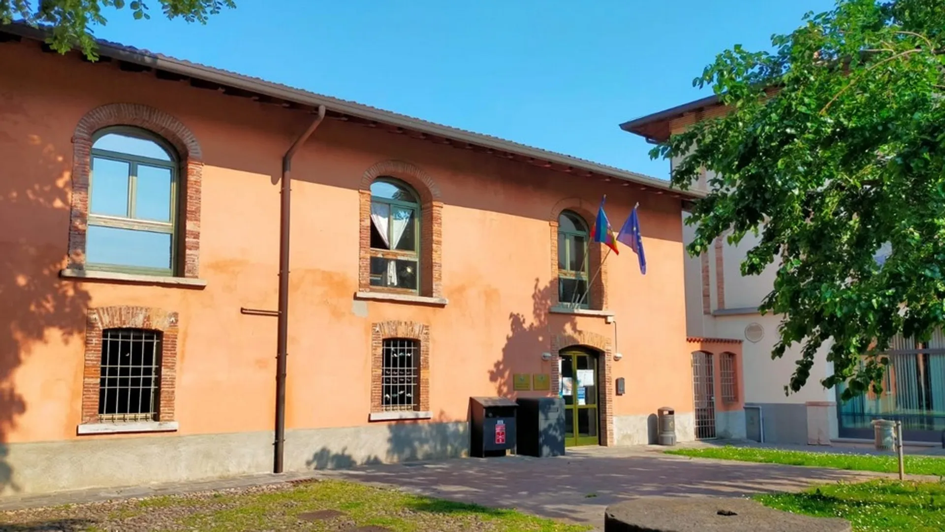 https://storage.ecodibergamo.it/media/photologue/2025/9/24/photos/il-cachi-sopravvissuto-a-nagasaki-fiorira-a-levate-come-simbolo-di-pace-e-speran_8d0db0b6-9896-11f0-8d68-503fff778d91_1920_1080.webp