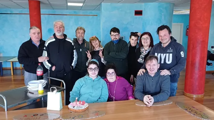 https://storage.ecodibergamo.it/media/photologue/2025/9/25/photos/cache/disabilita-o-fragilita-laboratorio-di-stampa-che-unisce-persone_8b985bf8-998d-11f0-8d68-503fff778d91_1920_1080_v3_large_16_9.webp