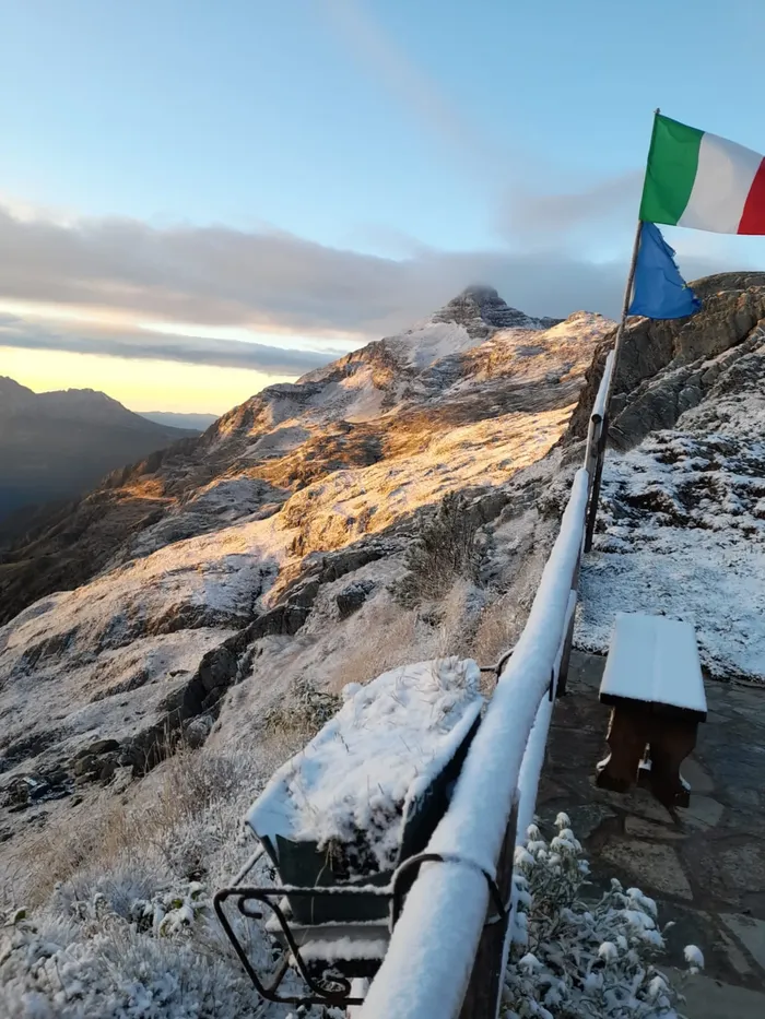 Rifugio Tagliaferri con la neve