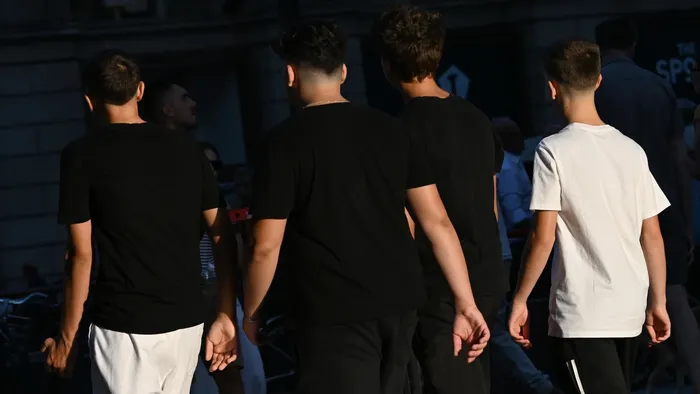 Quale futuro aspetta i giovani? Partecipa al nostro sondaggio