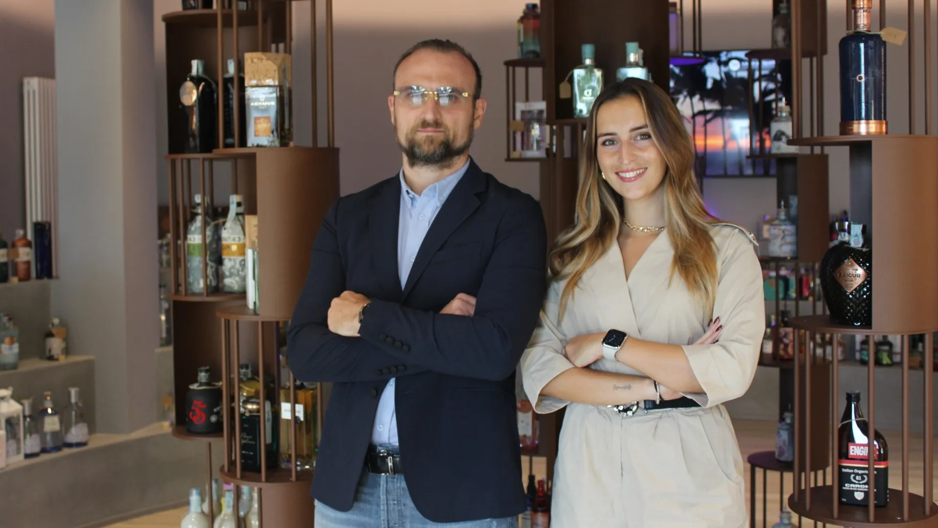 https://storage.ecodibergamo.it/media/photologue/2025/9/25/photos/il-vice-inaugura-la-nuova-enoteca_aa97e162-9858-11f0-8d68-503fff778d91_1920_1080.webp