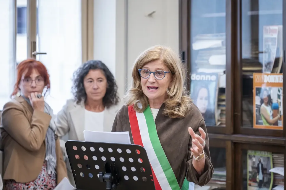 Isrec insieme al Comune di Bergamo inaugura l'Archivio delle Donne e Bergamo nel '900. nella foto: i saluti di Elena Carnevali, sindaca di Bergamo