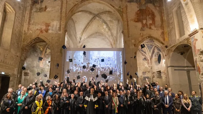 https://storage.ecodibergamo.it/media/photologue/2025/9/26/photos/cache/universita-di-bergamo-43-nuovi-dottori-di-ricerca_9a803052-9ae4-11f0-8d68-503fff778d91_1920_1080_v3_large_16_9.webp