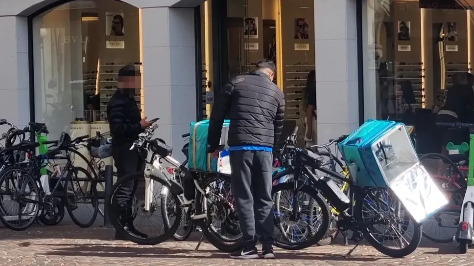 Tra i riders la «moda» delle e-bike truccate