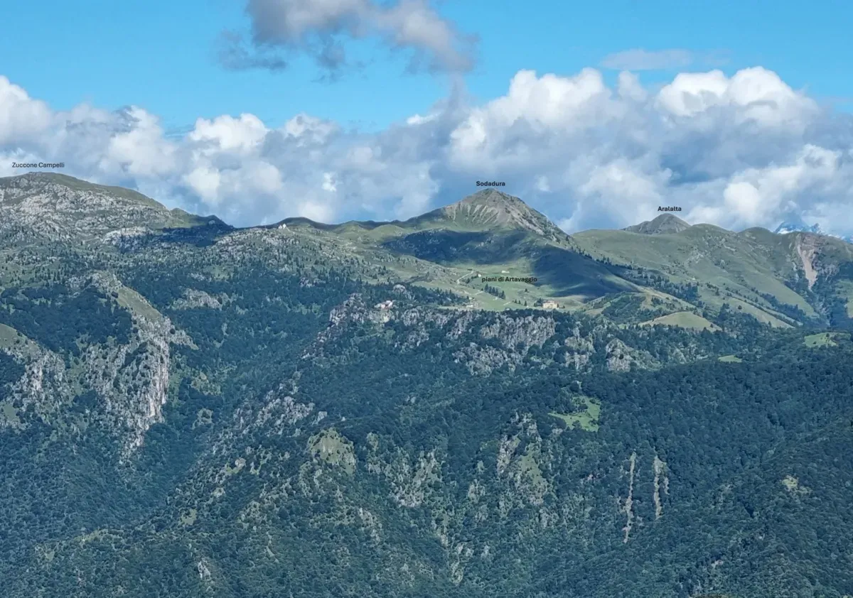 Il panorama verso i piani di Artavaggio