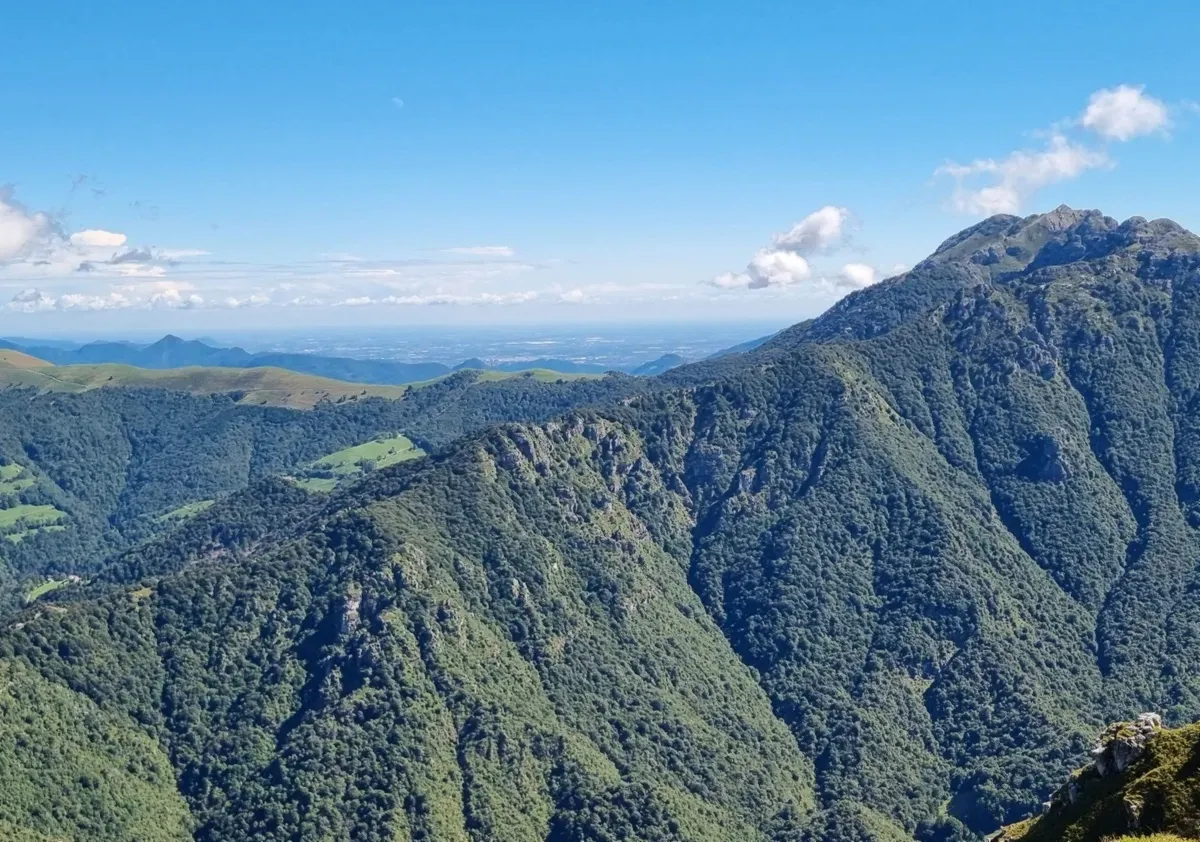 Il Resegone e la costa del Palio dalla croce del Due Mani