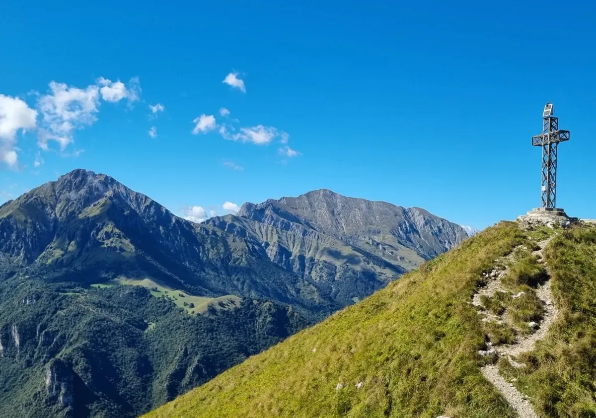 Il Monte Due Mani con Grignetta e Grignone