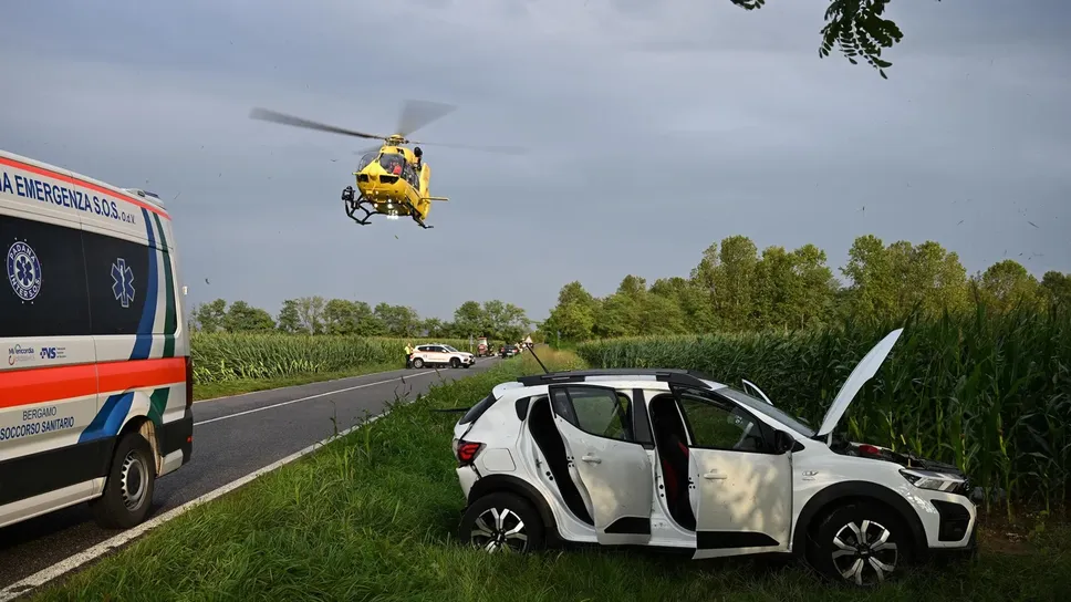 Le auto coinvolte nello scontro a Mornico e i soccorsi