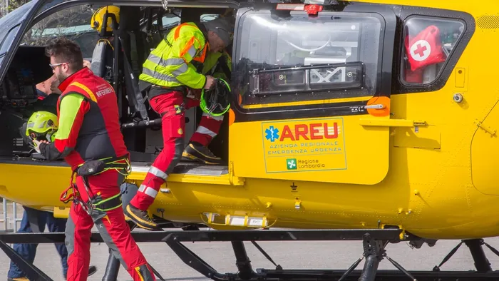 https://storage.ecodibergamo.it/media/photologue/2025/9/27/photos/cache/schianto-tra-due-auto-grave-incidente-a-mornico-in-volo-lelisoccorso_744e91aa-9bb9-11f0-8d68-503fff778d91_1920_1080_v3_large_16_9.webp