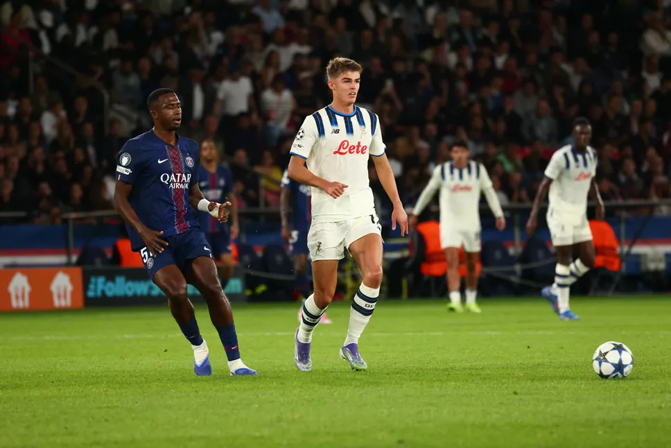 De Katelaere, ancora uno stop per lui. Qui nella parita con il Psg
