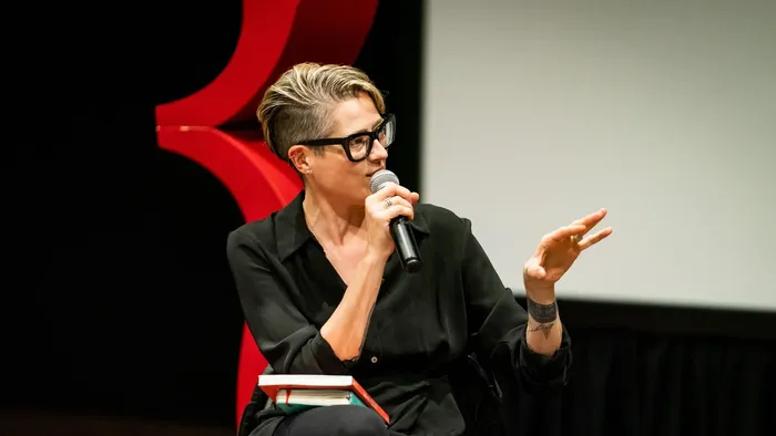 https://storage.ecodibergamo.it/media/photologue/2025/9/29/photos/cache/vera-gheno-e-lindagine-sulla-normalita-oltre-stereotipi-e-discriminazioni_f6fb4374-9d07-11f0-85d5-8e765c89b52c_1920_1080_v3_large_16_9.webp