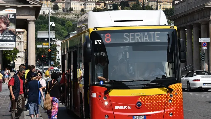 https://storage.ecodibergamo.it/media/photologue/2025/9/3/photos/cache/strappa-la-collanina-a-un-tredicenne-giovane-arrestato-in-porta-nuova-a-bergamo_66d8e94c-88a1-11f0-bb73-e14b66d64ae4_1920_1080_v3_large_16_9.webp