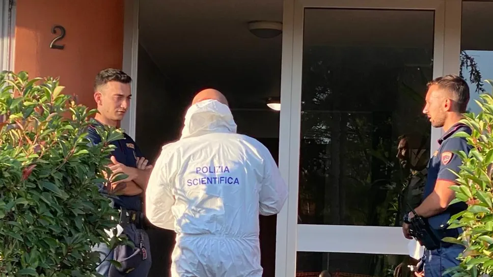 L’ingresso del condominio di via De Gasperi