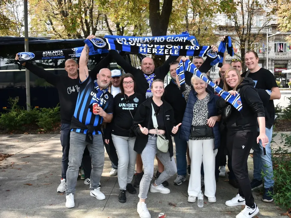 I tifosi belgi in piazzale Alpini prima del trasferimento allo stadio
