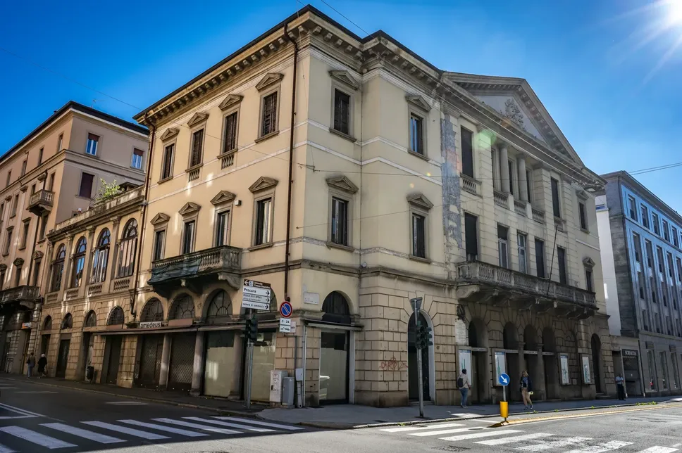 Ancora in stato di abbandono l'ex Cinema Nuovo in Largo Belotti