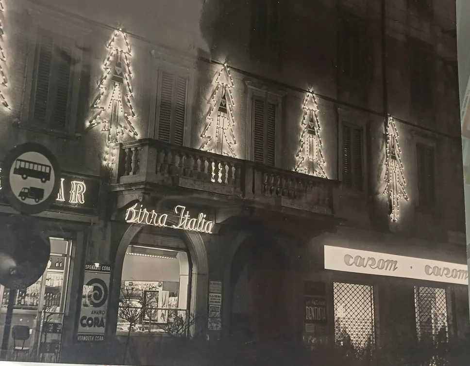 Il negozio in una foto storica risalente agli anni Sessanta
