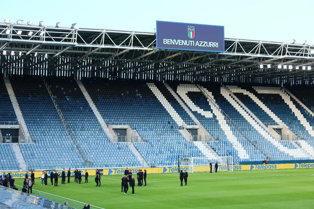 La Nazionale italiana  in campo allo stadio di Bergamo