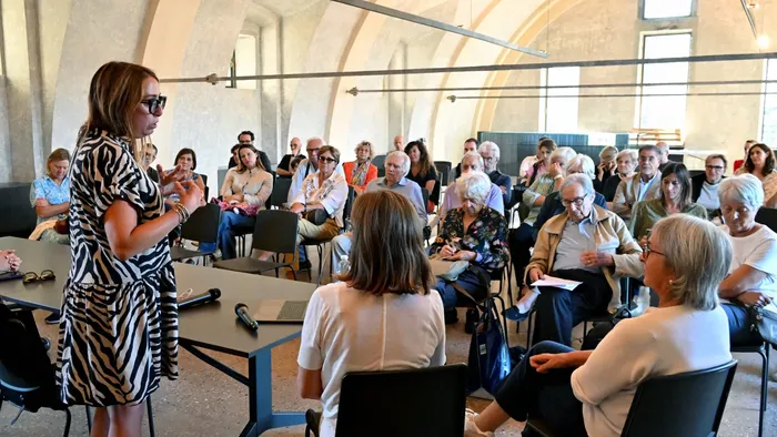 Piazza Angelini senza più auto, i residenti di Città Alta chiedono un rinvio Piazza Angelini senza più auto, i residenti di Città Alta chiedono un rinvio