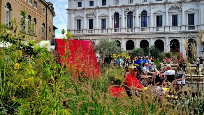 Piazza Vecchia si veste di verde: inaugurato il Landscape Festival 2025   Foto e video