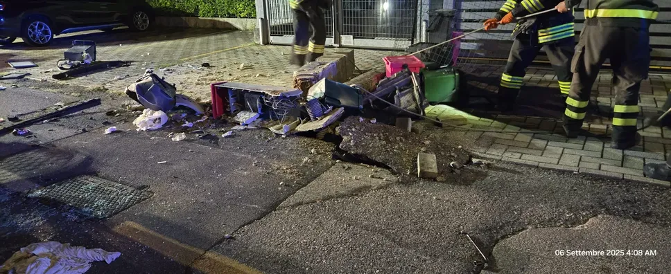 Incidente a Dalmine: i danni a beni lungo la carreggiata Incidente a Dalmine: i danni a beni lungo la carreggiata