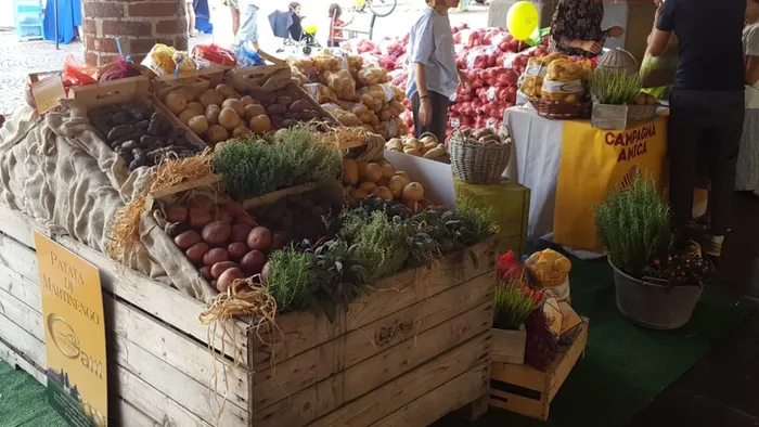 https://storage.ecodibergamo.it/media/photologue/2025/9/6/photos/cache/patate-dautore-a-martinengo-via-agli-eventi_08bccec2-8b0e-11f0-bb73-e14b66d64ae4_1920_1080_v3_large_16_9.webp