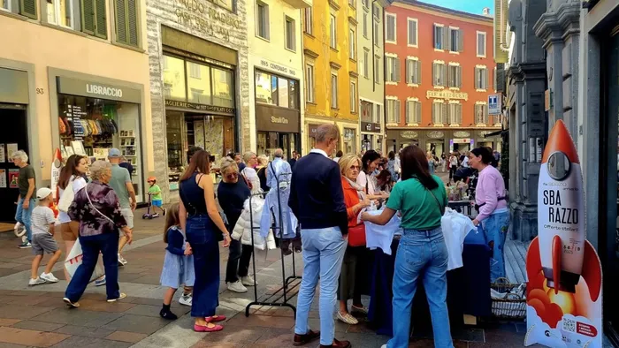 sole e tempo libero in centro decolla lo sbarazzo shopping e offerte di fine stagione video
