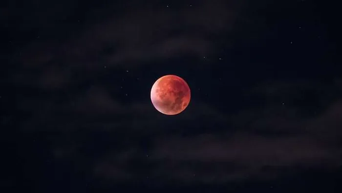 https://storage.ecodibergamo.it/media/photologue/2025/9/7/photos/cache/tutto-pronto-per-leclissi-lunare-totale-sara-visibile-tra-le-19-e-le-23-meteo_f03dd1f4-8be7-11f0-bb73-e14b66d64ae4_1920_1080_v3_large_16_9.webp
