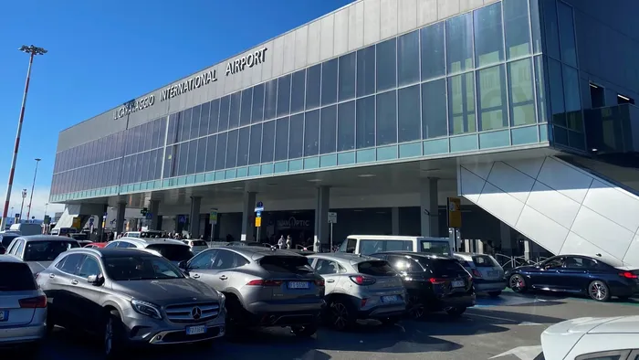 https://storage.ecodibergamo.it/media/photologue/2025/9/9/photos/cache/auto-abbandonate-a-orio-saranno-rimosse-dal-parcheggio-p3-dellaeroporto_5854a222-8d96-11f0-9b1b-59e071c2bee2_1920_1080_v3_large_16_9.webp