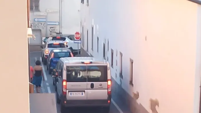 I residenti: «Via Ruspini più insicura». Il Comune: «Siamo pronti a correttivi» I residenti: «Via Ruspini più insicura». Il Comune: «Siamo pronti a correttivi»