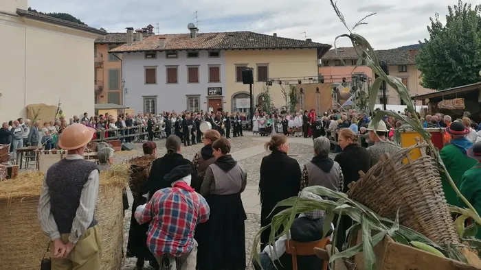 https://storage.ecodibergamo.it/media/photologue/2025/9/9/photos/cache/patata-e-mais-rostrato-rosso-tornano-protagonisti-a-rovetta_203dda84-8da5-11f0-9b1b-59e071c2bee2_1920_1080_v3_large_16_9.webp