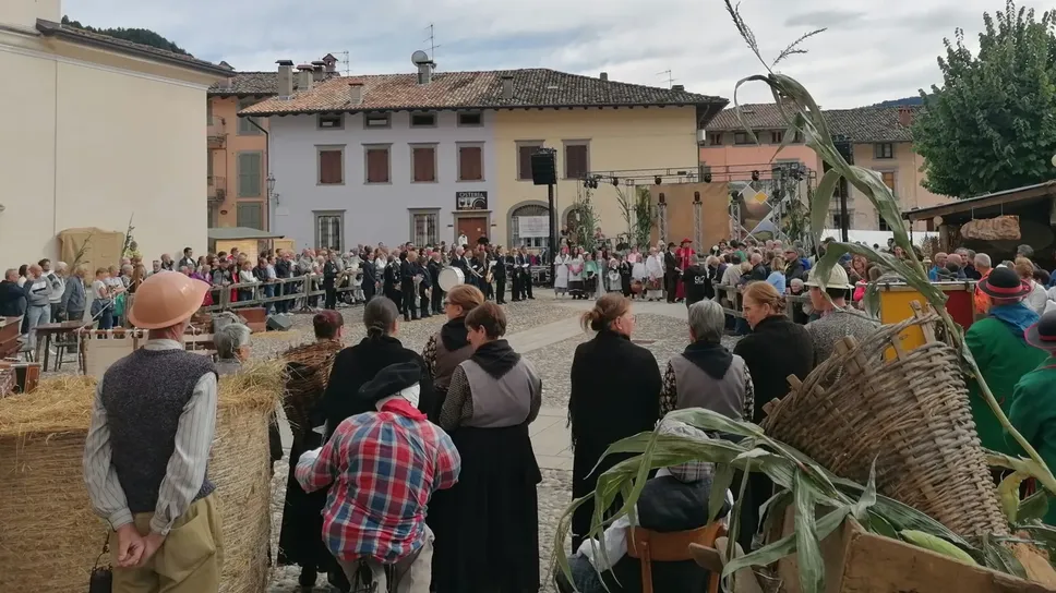 Uno scatto della scorsa edizione della sagra che anima Rovetta Uno scatto della scorsa edizione della sagra che anima Rovetta