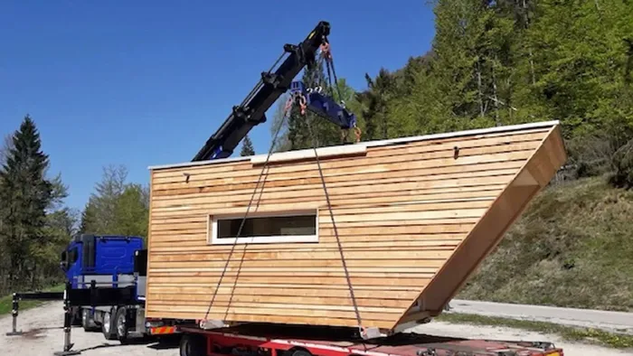 https://storage.ecodibergamo.it/media/photologue/2025/9/9/photos/cache/sicurezza-sui-cantieri-marlegno-sposta-parte-del-lavoro-in-stabilimento_fc4074fe-8d98-11f0-9b1b-59e071c2bee2_1920_1080_v3_large_16_9.webp