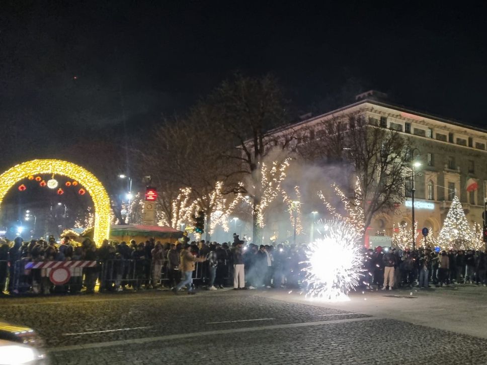 Folla in Porta Nuova