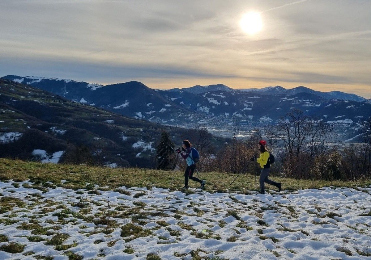Passeggiando per Ünì