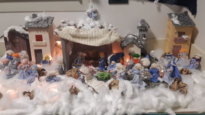 https://storage.ecodibergamo.it/media/photologue/2026/1/10/photos/cache/stoffe-perline-e-uncinetto-premiato-il-presepe-realizzato-dai-bambini-a-trevig_32a0ac6a-ee26-11f0-b2fc-f9785b85cf98_1920_1080_v3_large_16_9.jpeg
