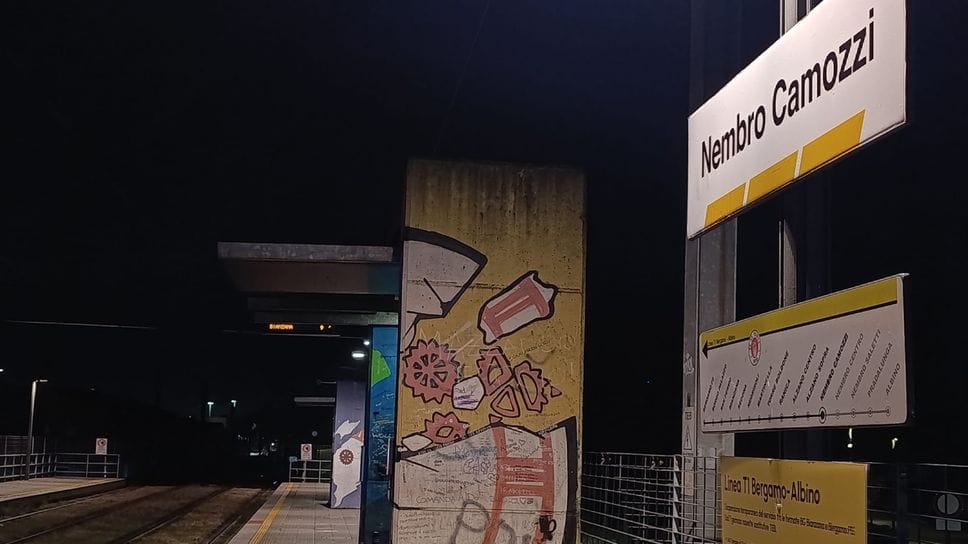 La fermata Teb «Nembro Camozzi», dove è scoppiata la lite