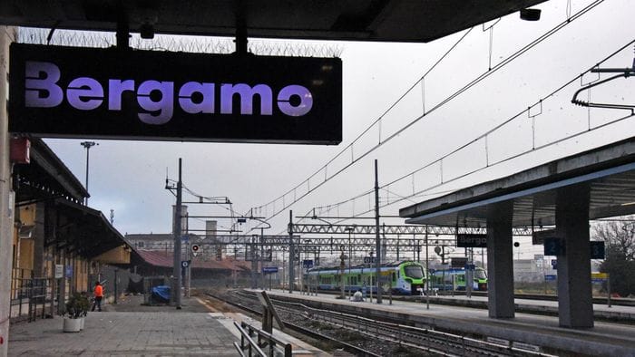 https://storage.ecodibergamo.it/media/photologue/2026/1/12/photos/cache/sciopero-fermi-tutti-i-treni-garantita-la-fascia-di-garanzia_7d94c53a-efb1-11f0-b73f-a70946a41a27_1920_1080_v3_large_16_9.jpg